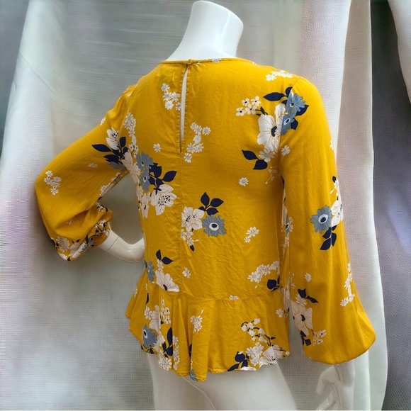 [XS] OLD NAVY Floral Yellow Blouse Top - Picture 4 of 6